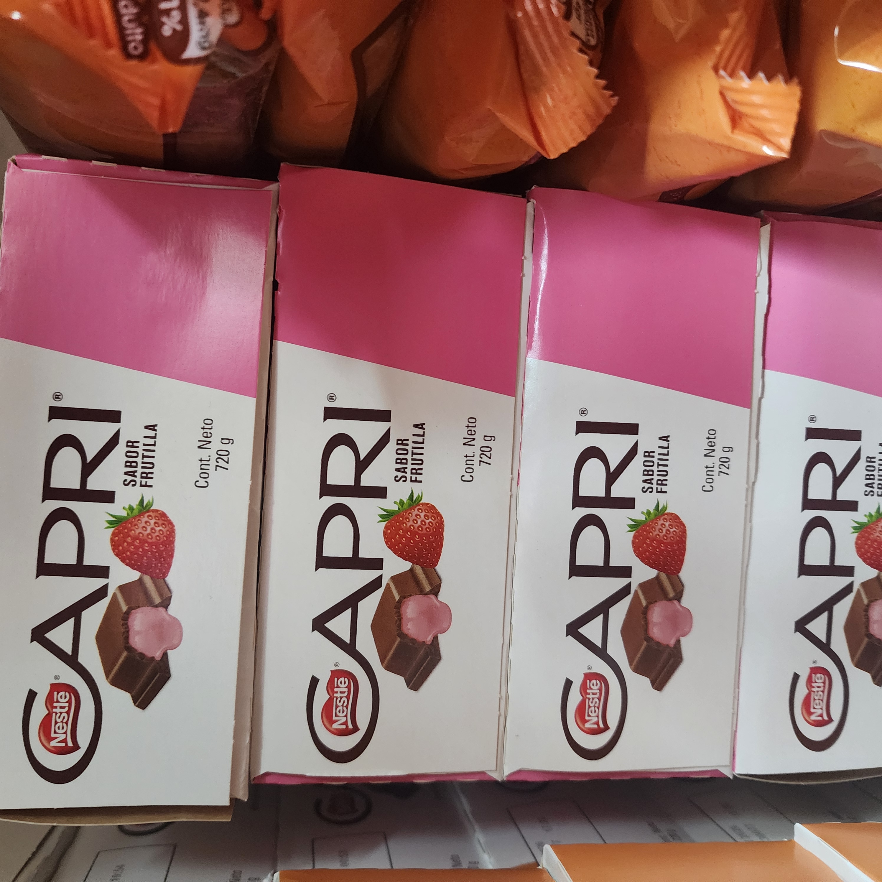 Capri frutilla x 24